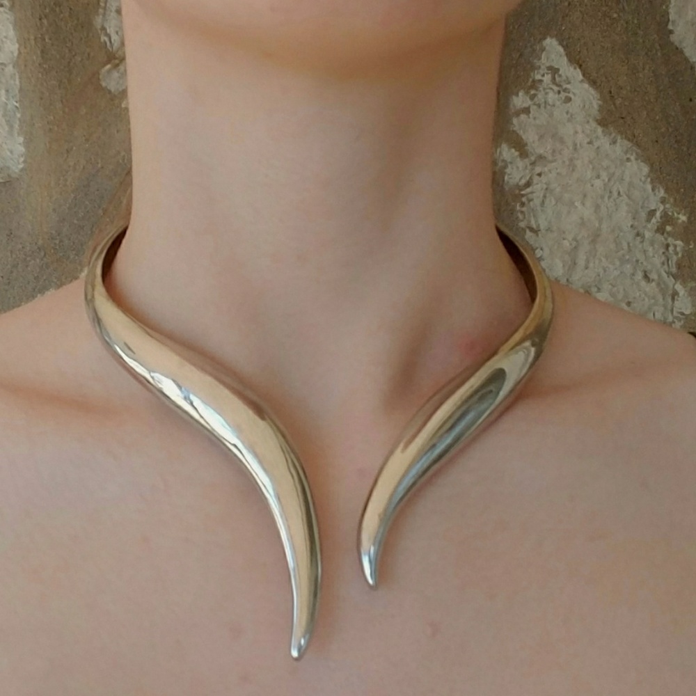 Silver statement collar necklace